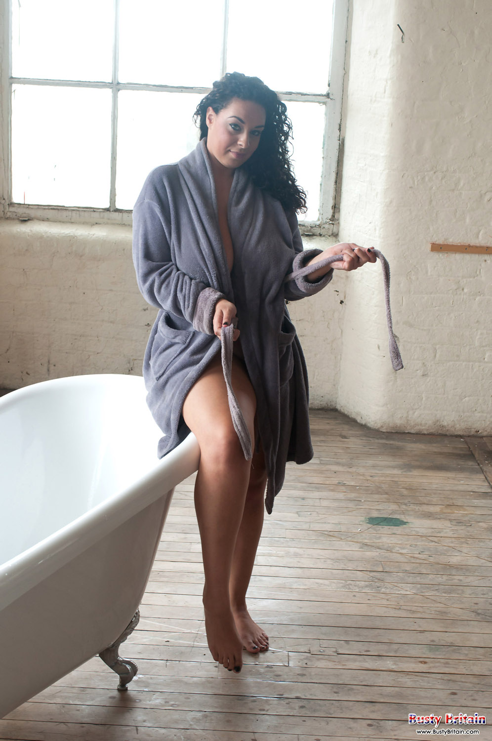 Anastasia Lux Sensual Bath for Busty Britain